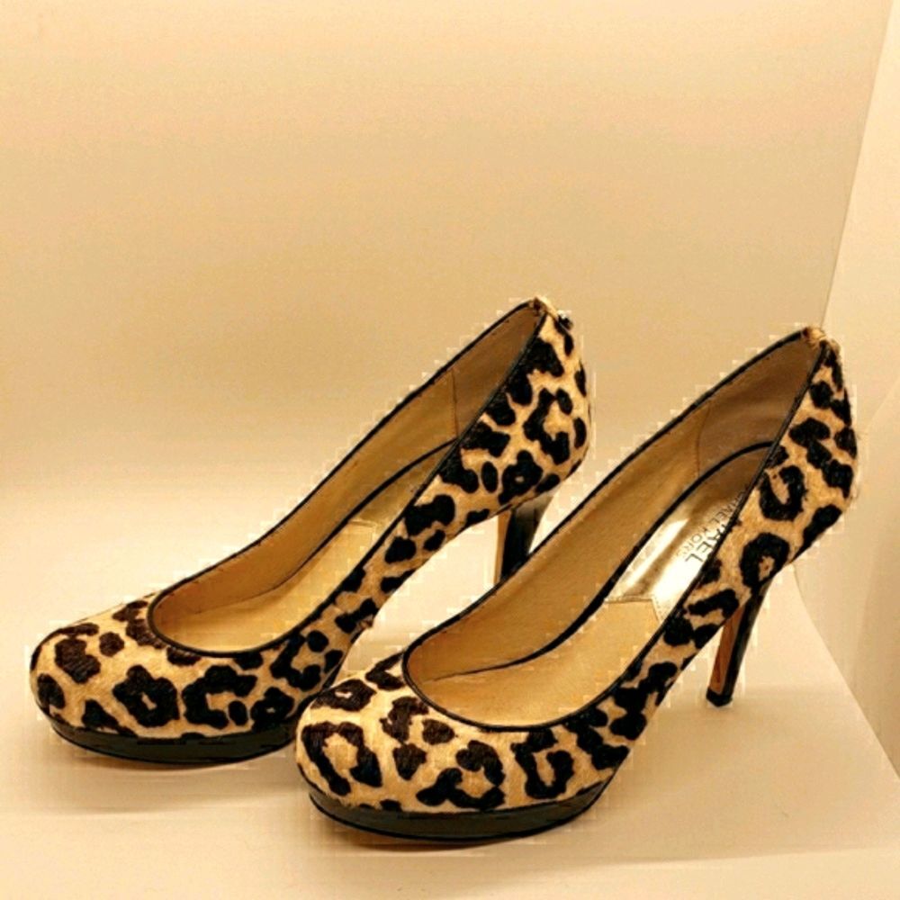 ❤EUC ~ Michael Kors Fur Pumps ~ Size 8❤ - Picture 2 of 4